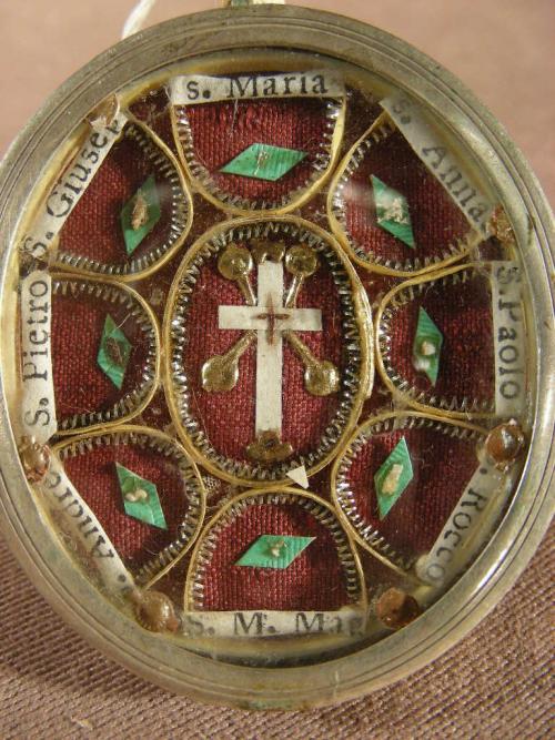 Reliquary, with many relics, True Cross