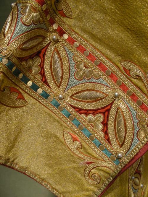 Gold Metallic Beautiful Embroidery Pair Of Dalmatics. N°173