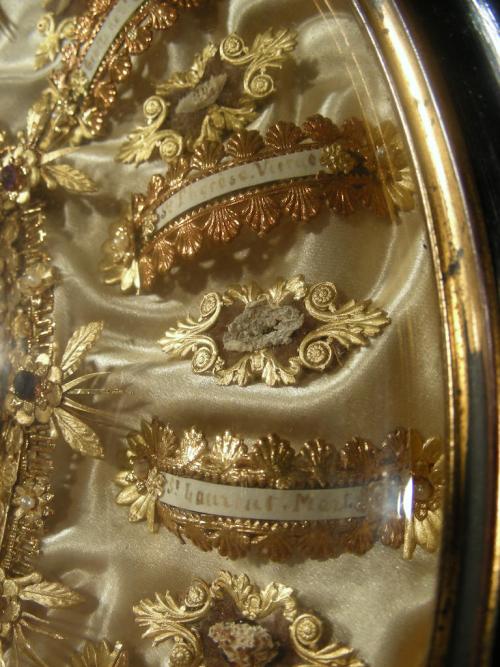 Large Reliquary 19 thC.Many Relics.