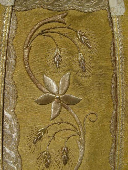 Chasuble Vestment Gold.