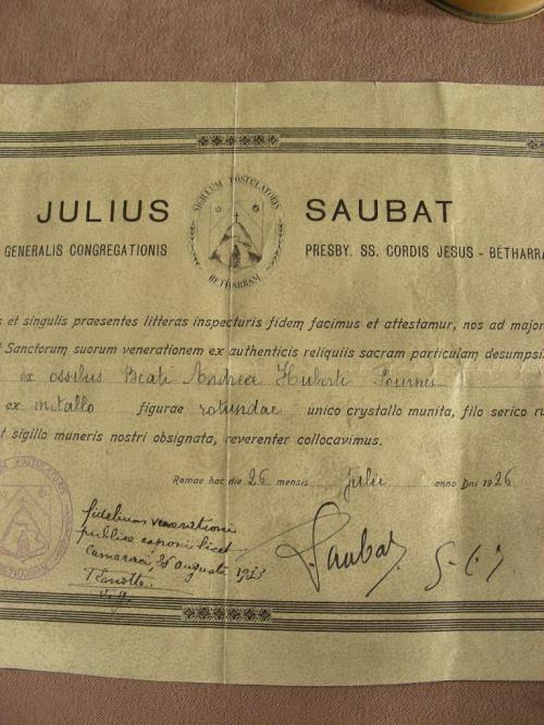 Reliquary EX Oss Beati Andrea Huberti Fournet. Doc 1926